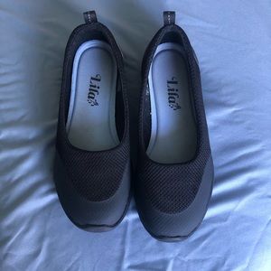 Black Work Non Slip Flats Shoes from Work for Crews Lila